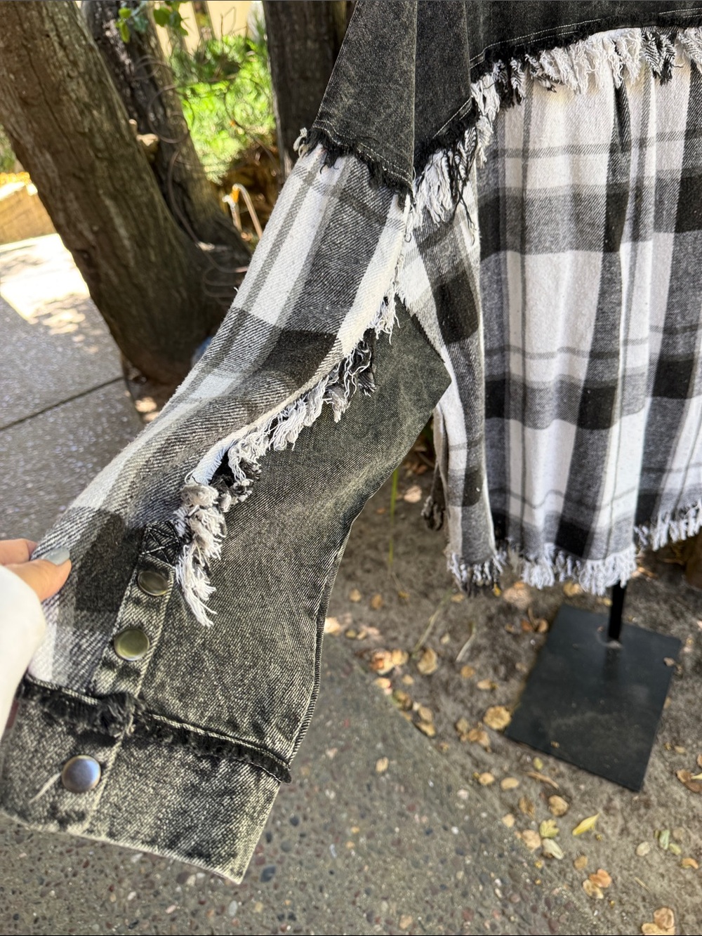 Oli & Hali Black and White Patchwork Plaid Button-Down Shirt Jacket - Picture 5 of 6